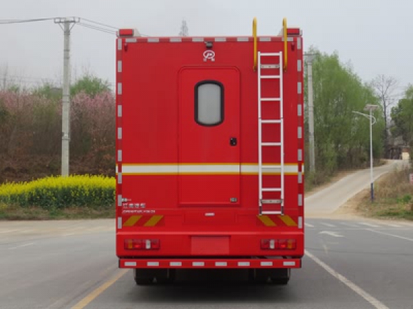重汽汕德卡应急保障消防车（2吨水）